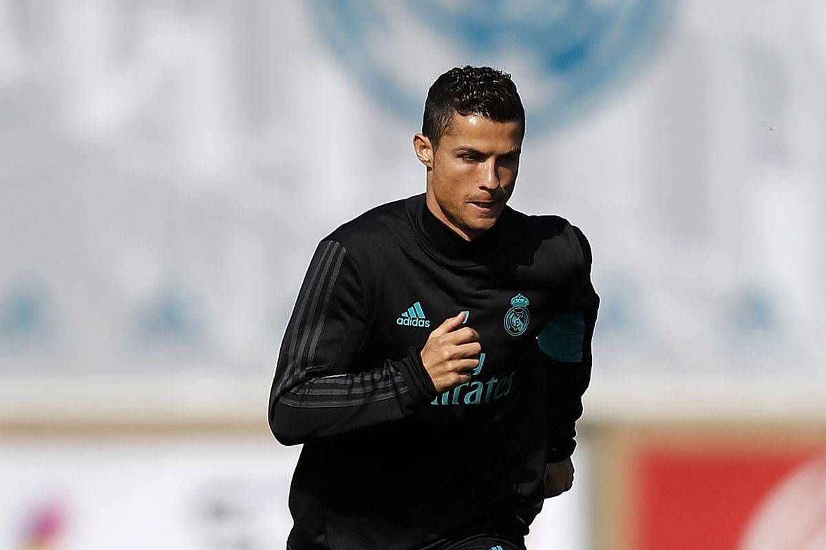 VÍDEOS Cristiano Ronaldo é apanhado a sair do centro de treinos do