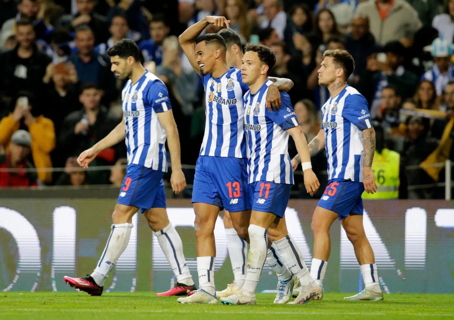 O Onze Prov Vel Do Futebol Clube Do Porto Frente Ao Famalic O Futebol